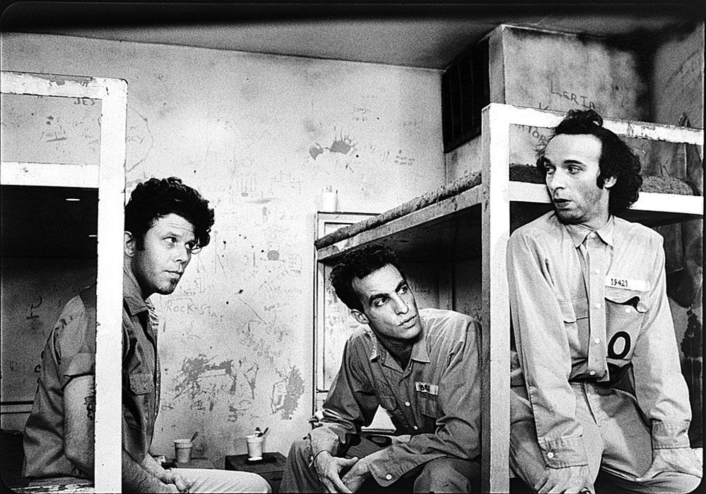 «Seaduse kütkeis» on veidrast huumorist nõretav linna- ja vanglavestern, mis jälgib kolme heidiku (vasakult) Tom Waitsi, John Lurie ja Roberto Benigni elukäiku arreteerimisest kuni vanglast põgenemiseni.