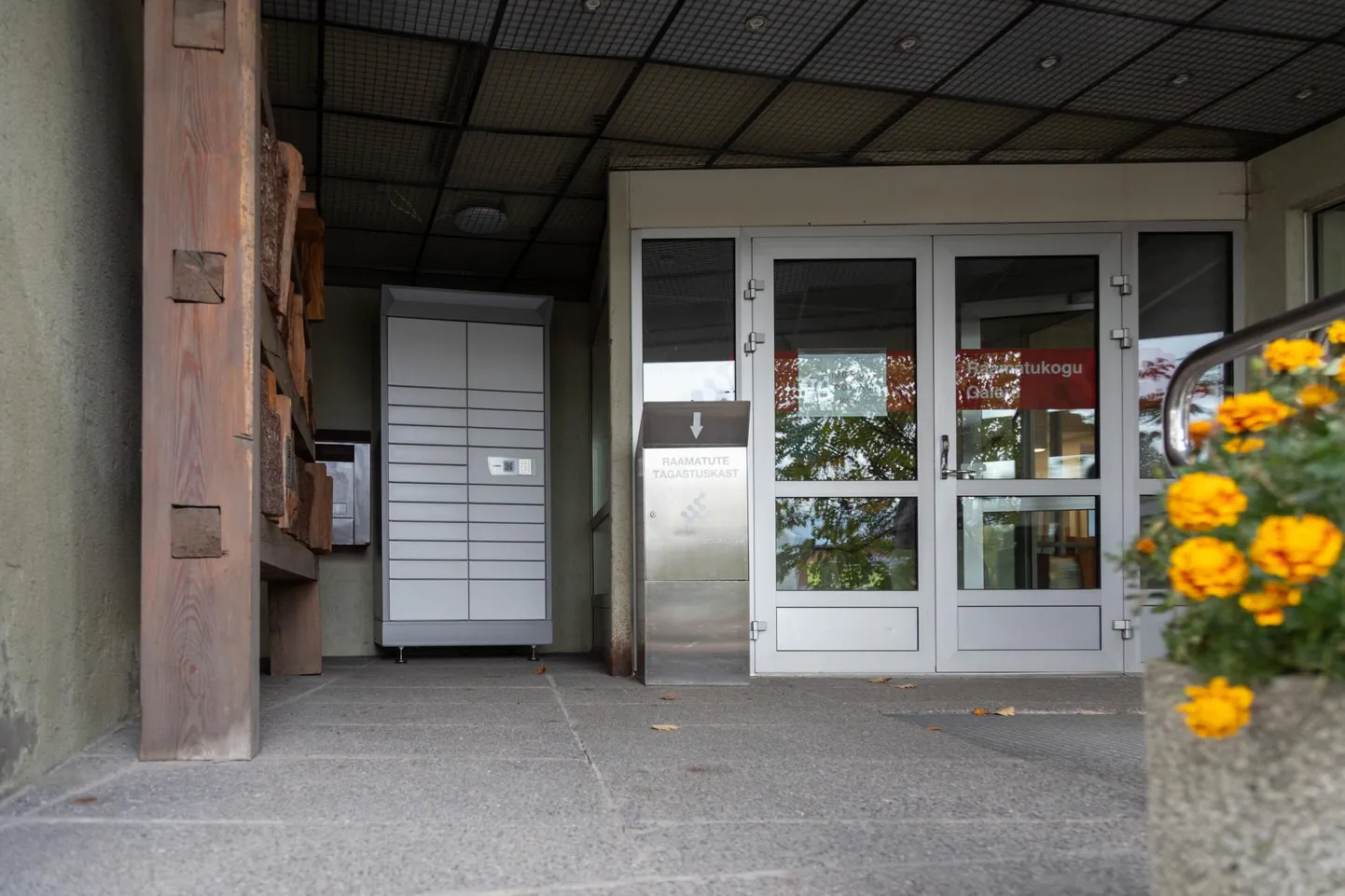 Koolivaheaeg on alanud ning lapsed on Viljandis leidnud tee noortekeskusesse ja raamatukogusse.