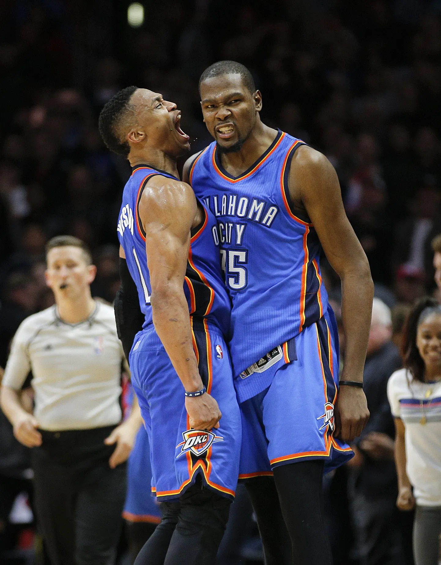 Russell Westbrook (vasakul) ja Kevin Durant.