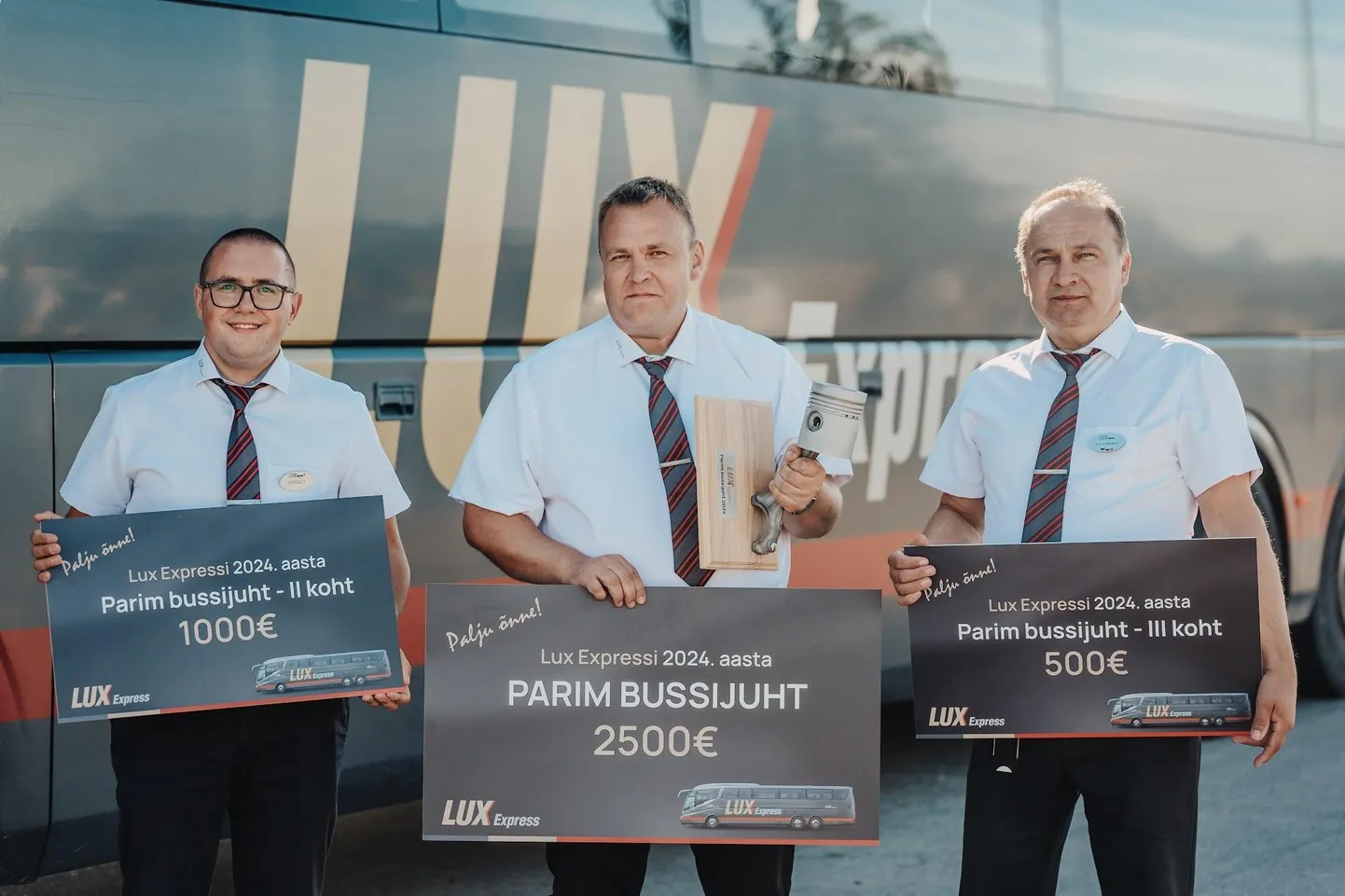 Konkursi «Parim bussijuht 2024» esikolmik: Sergey Nikolaev (vasakult, 2. koht), Jüri Noorsalu (1. koht), Toomas Raid (3. koht)