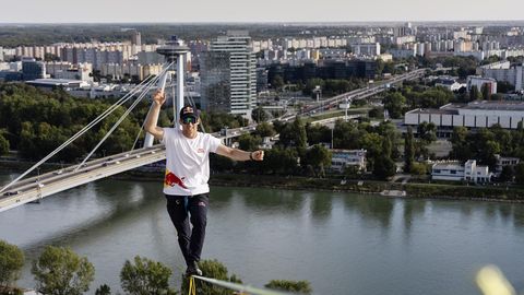 VIDEO ⟩ Pool ööpäeva Bratislava kohal: Jaan Roose püstitas pöörase maailmarekordi