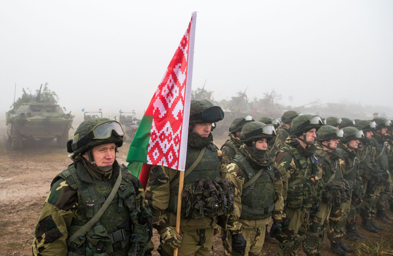 Valgevene sõdurid mullu Serbias Pasuljanske Livades peetud Valgevene, Vene ja Serbia ühisõppusel «Slaavi Vendlus 2016».