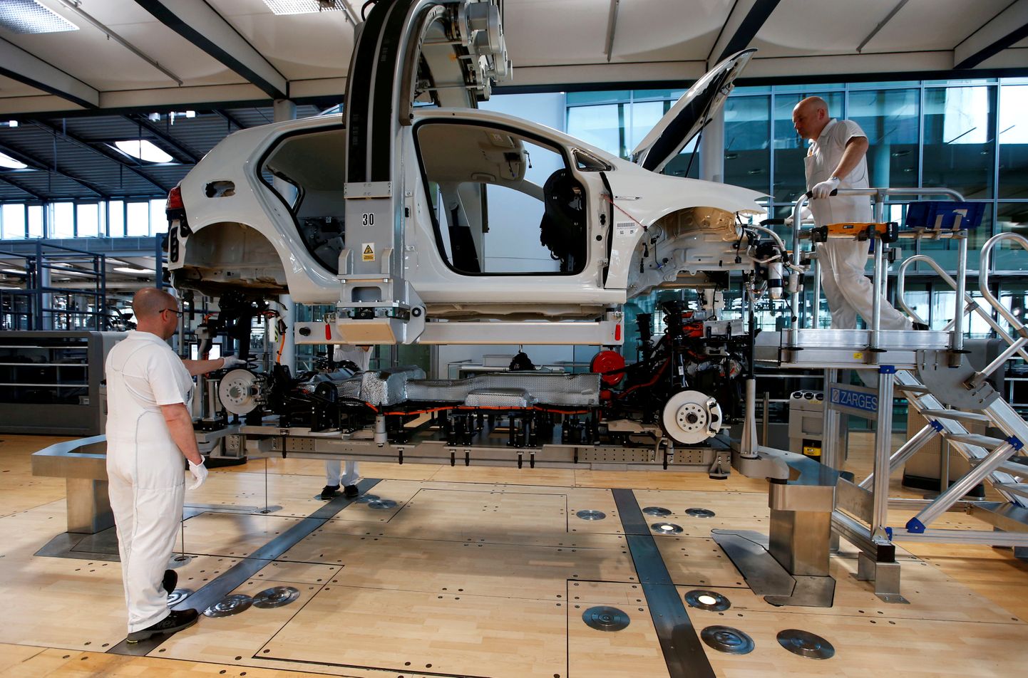 Töölised Volkswageni tehases.