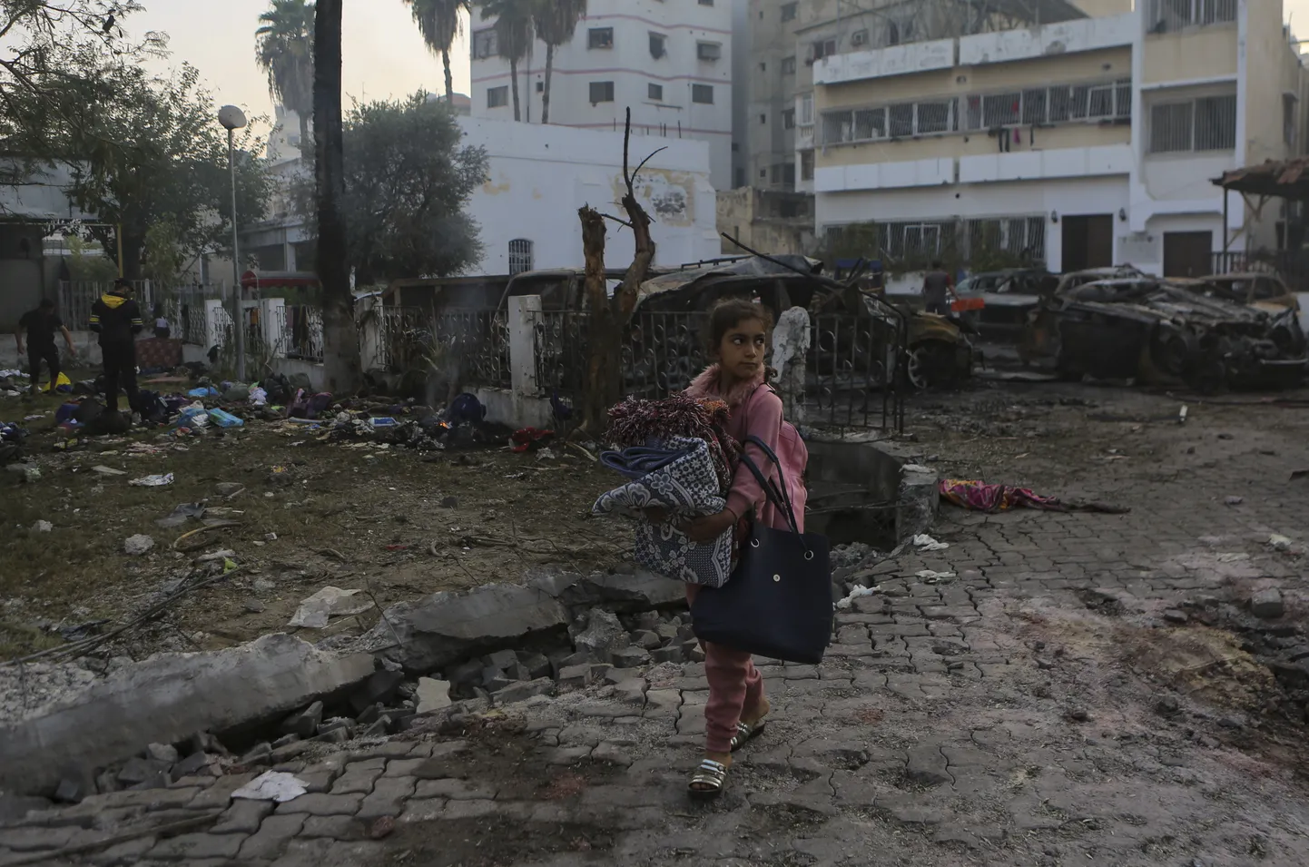 Gaza tüdruk täna al-Ahli haigla lähistel.