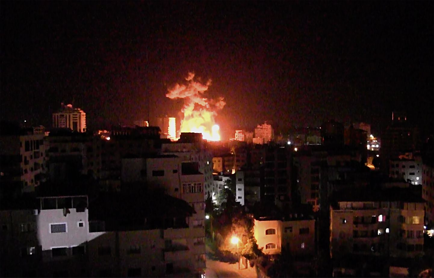 Iisraeli õhurünnakud Gazale 17. mai varahommikul.