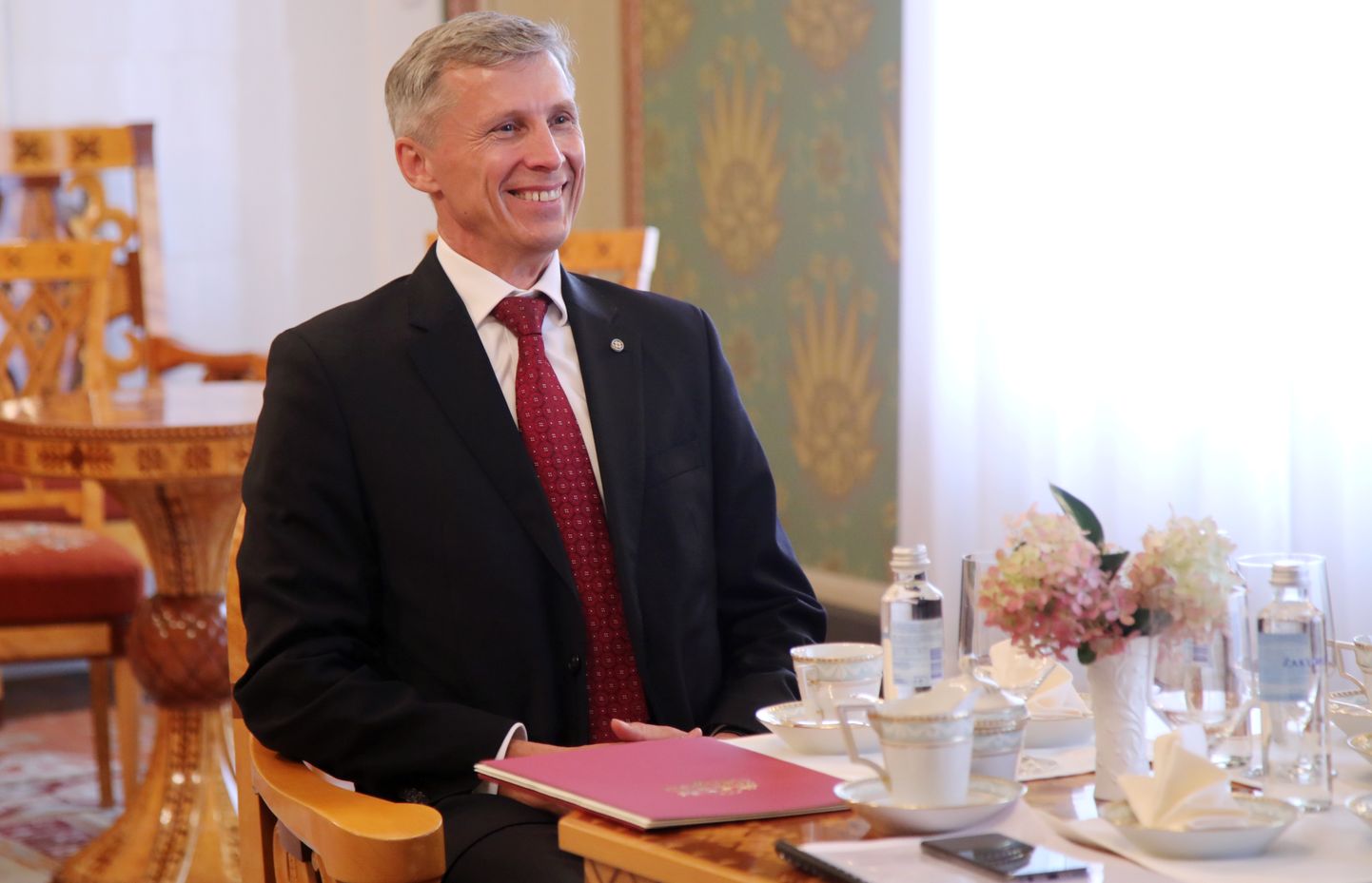 Latvijas vēstnieks Austrālijā Marģers Krams akreditācijas vizītes laikā pie Valsts prezidenta Rīgas pilī.