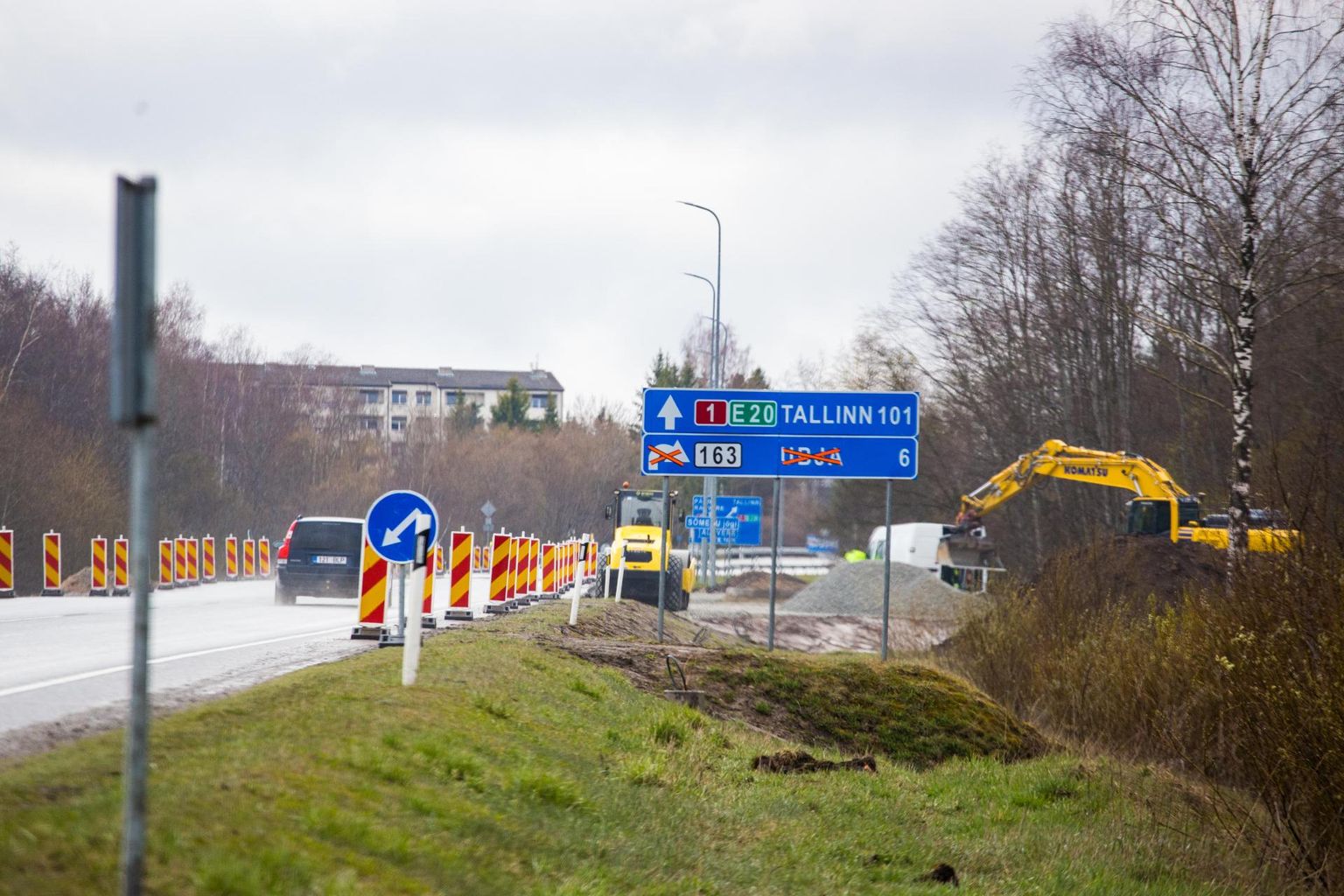Sõmeru lähistel on Tallinna–Narva maanteel mitu pudelikaela, kus liiklustihedus on suur, kuid ristumised kõrvalteedega on ammu ehitatud.