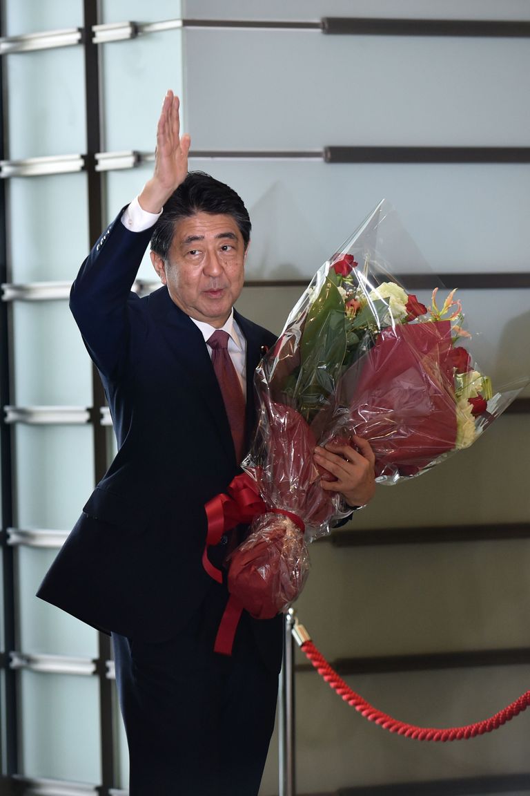 Shinzo Abe oma viimase valitsuskabineti kohtumise järel.