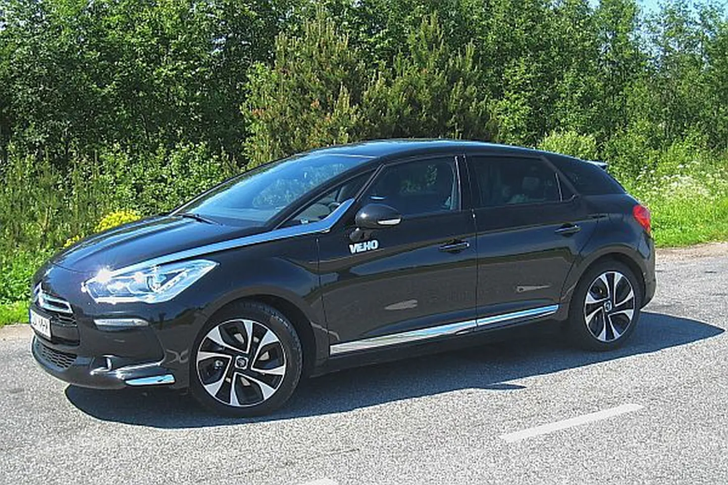 Citroen DS5.