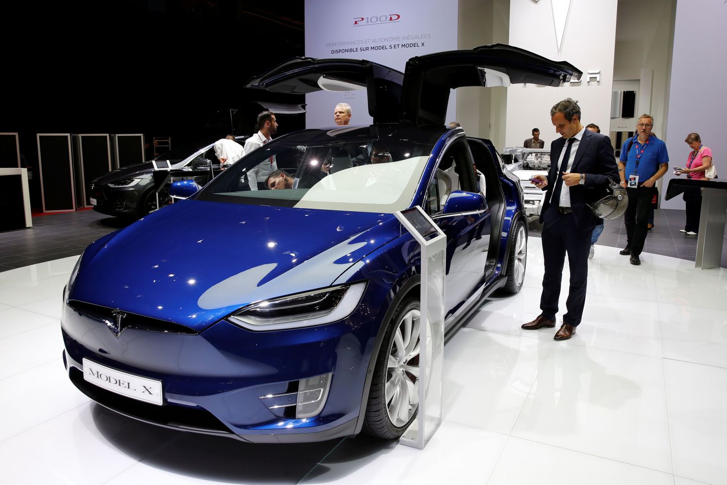 Tesla Model X tänavu septembris Pariisi autonäitusel.