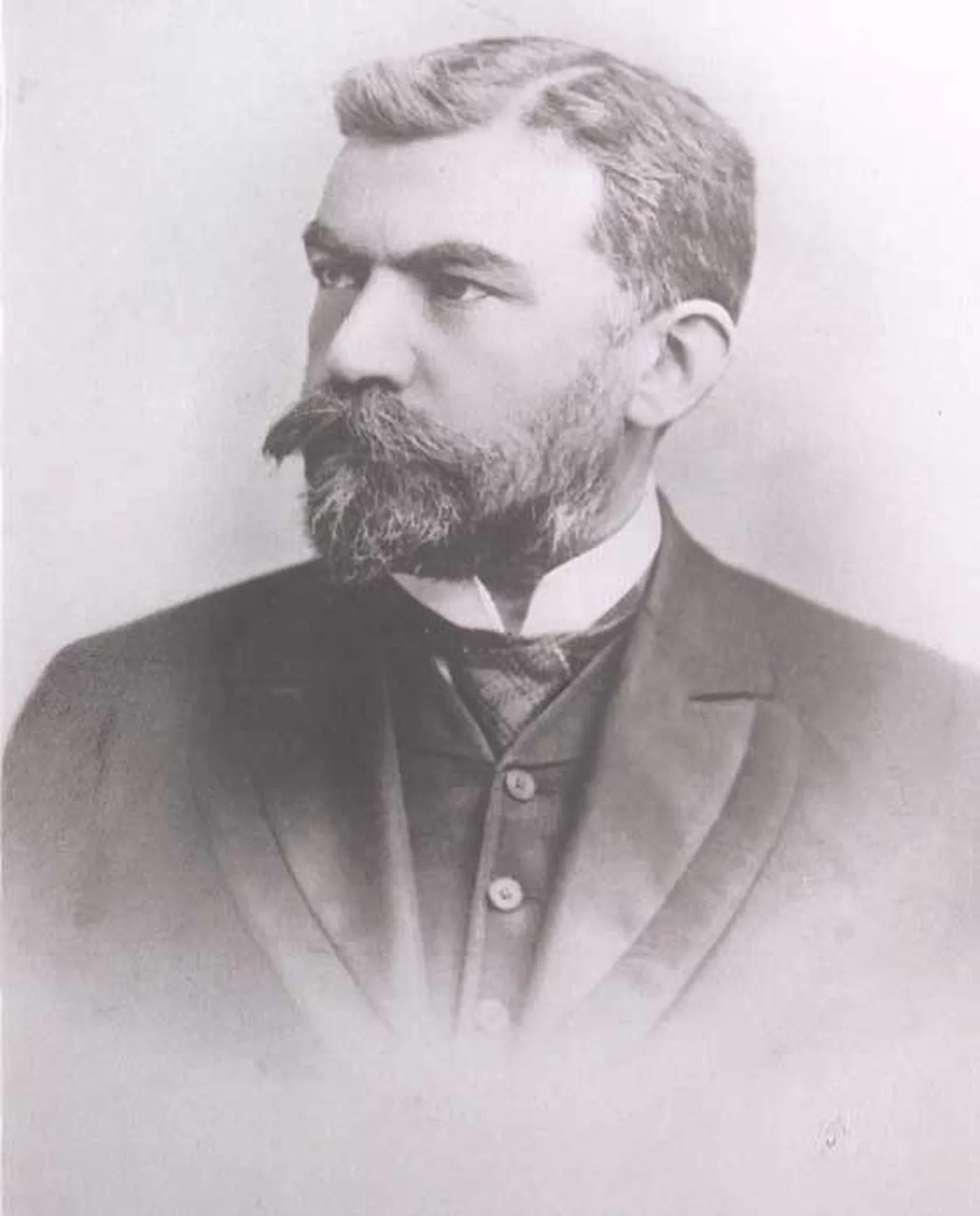 Voldemar Lender (18. veebruar 1876 Tallinn – 30. september 1939 Tallinn)