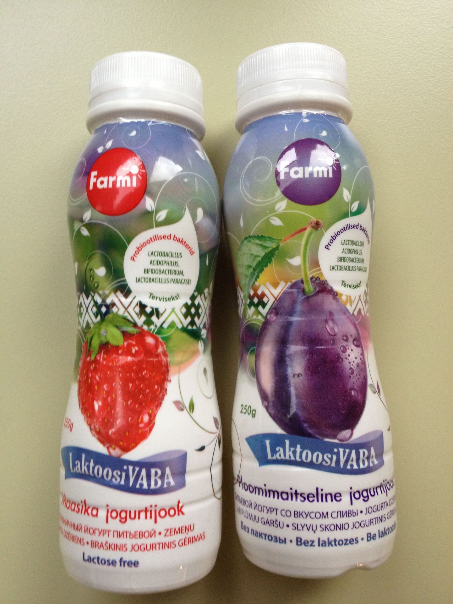 Безлактозные йогуртовые напитки Farmi.