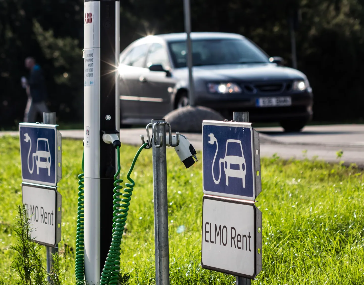 Analüütikud ennustavad elektriautode massilise kasutuselevõtmise läbimurret hiljemalt 2027. aastaks. 