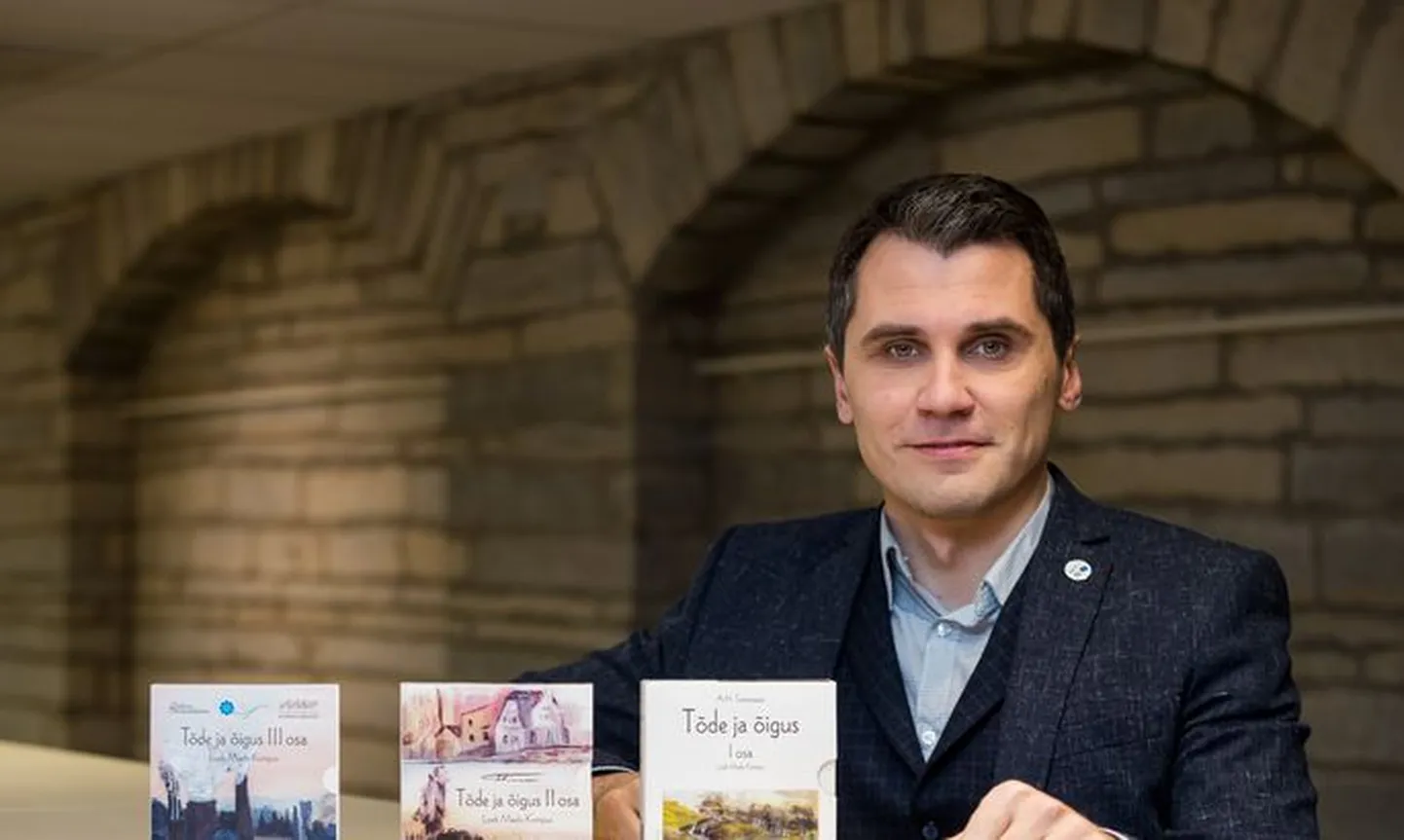 Meelis Kompus ja tema sisse loetud «Tõe ja õiguse» audioraamat.