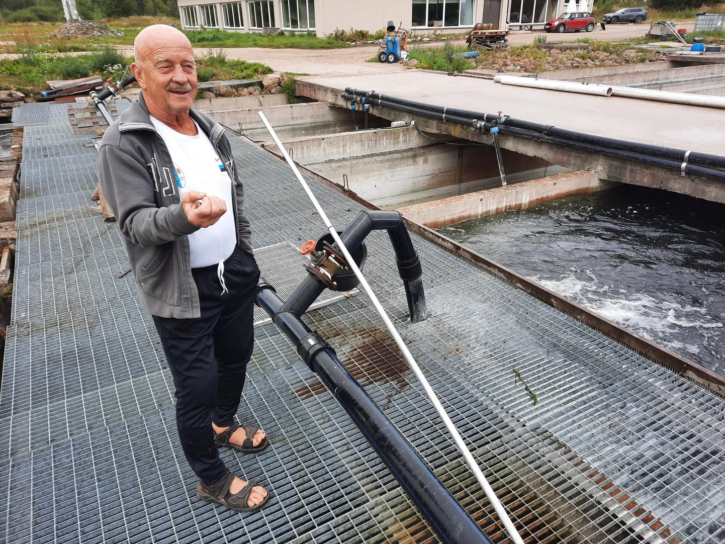 Üle paarikümne aasta Äntus kalu kasvatanud Hans Kruusamägi on püüdnud energiakriisi leevendamiseks nuputada erinevaid lahendusi, kuid äri elus hoidmiseks soodsat varianti pole veel leidnud.