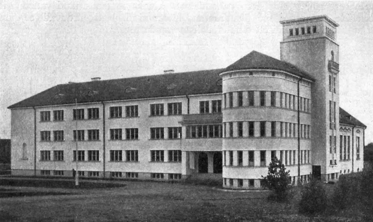 Kohtla-Järve koolihoone peale valmimist.