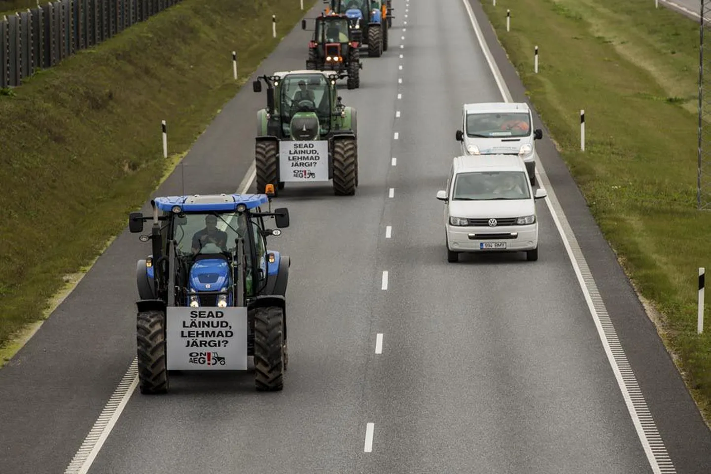 Suur hulk traktoreid suundus eile Tallinna Toompeale, et põllumeeste hääl kuuldavaks teha.