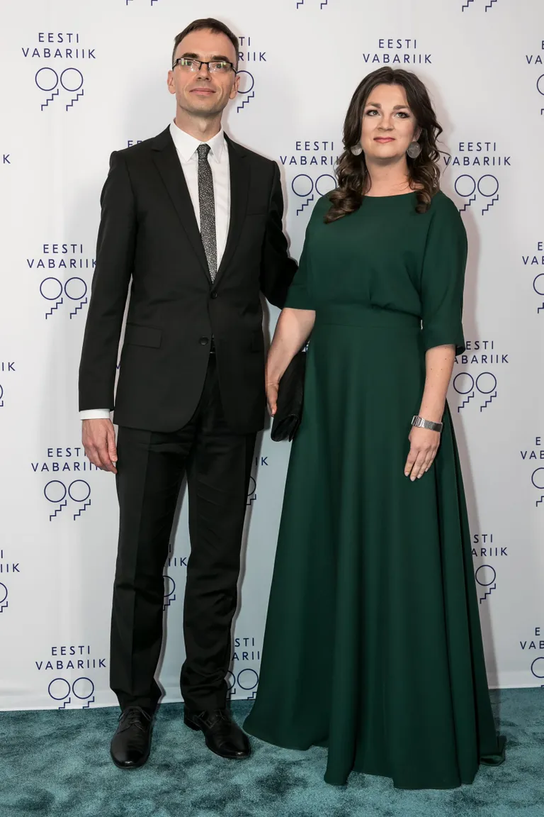 Välisminister Sven Mikser ja Mari Vaus.