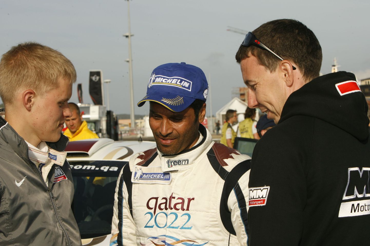 Markko Märtin koos Ott Tänaku ja Nasser Al-Attiyahiga.
