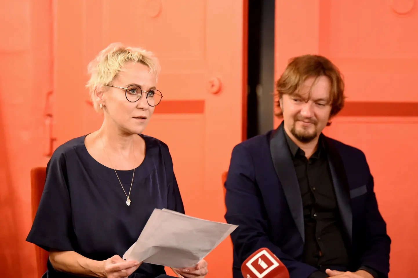 Aktrise un režisore Rēzija Kalniņa un diriģents Ainārs Rubiķis