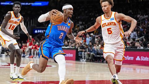 "Hawks" bez Porziņģa zaudē čempionei "Thunder"