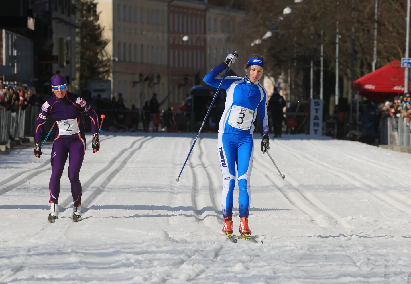 Piret Pärnik (paremal).