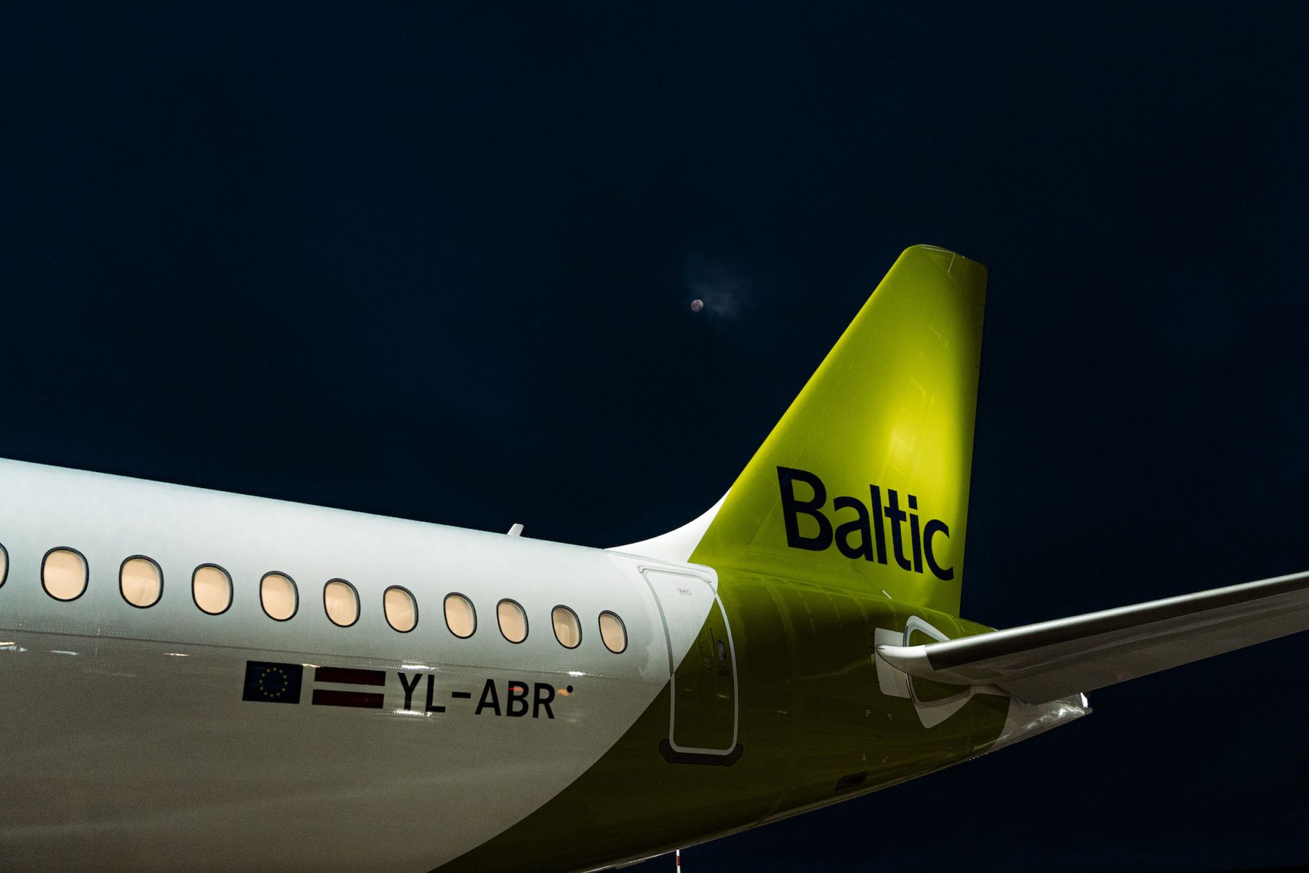 "airBaltic" Pārtrauc Lidojumus Uz Telavivu Un No Tās Līdz Nākamajam Gadam