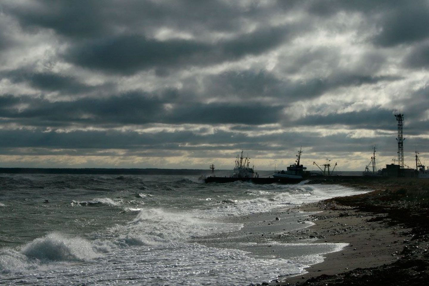 Veere sadam Saaremaal.