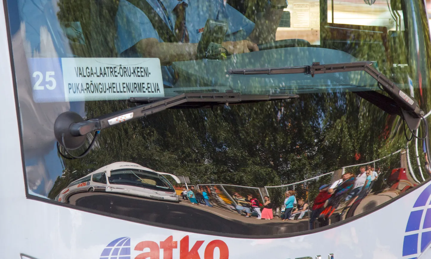 Piletita sõit on risk nii reisijale kui bussijuhile – üks võib jalameheks jääda, teine tööta. Auto­ettevõtete Liidu direktori Villem Tori sõnul mõistab ta, et juhile tahetakse head ja reisija soovib raha säästa, aga midagi head sellest lõpuks ei tule.