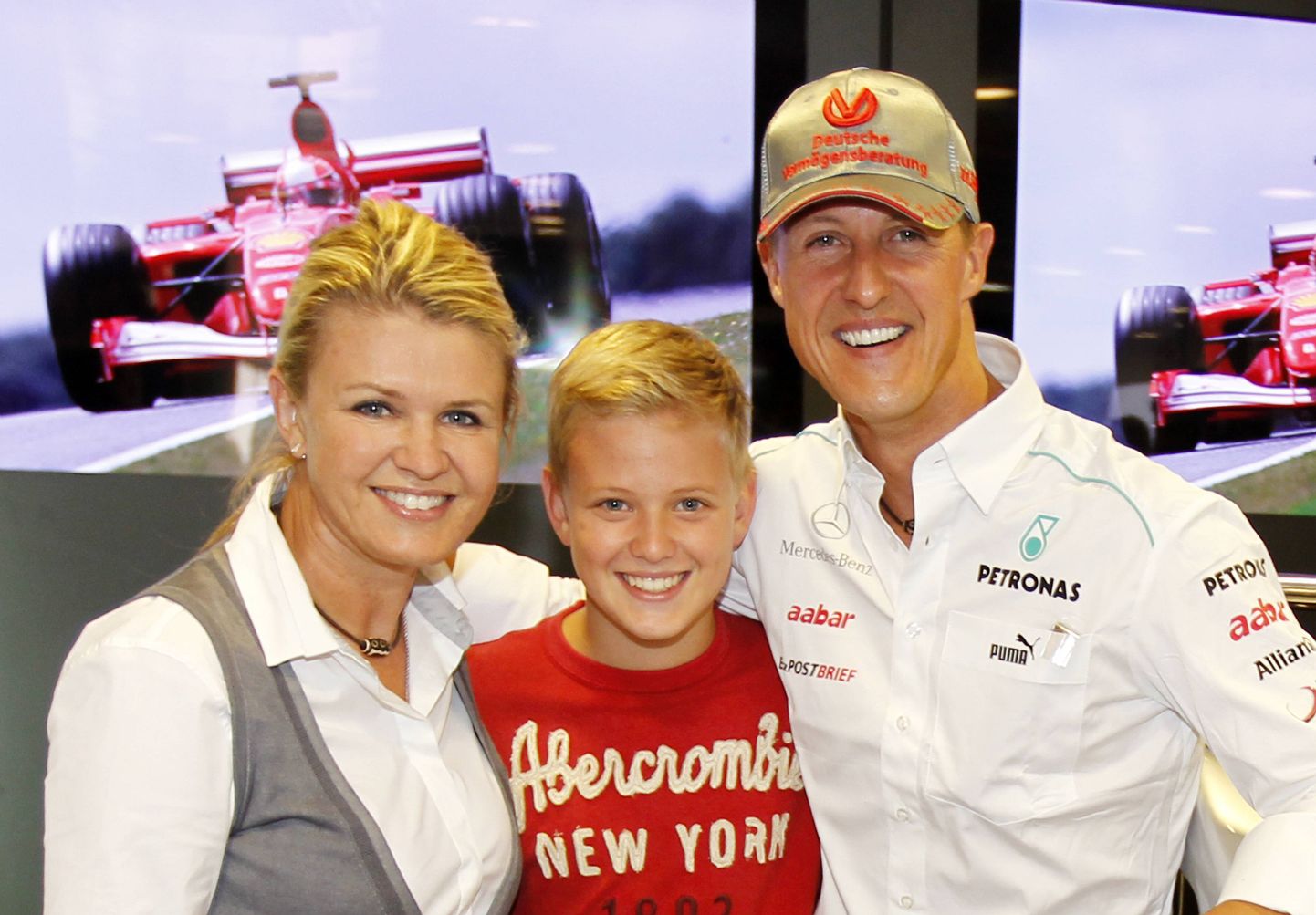 Vasakult: Corinna, Mick ja Michael Schumacher 2012. aastal.