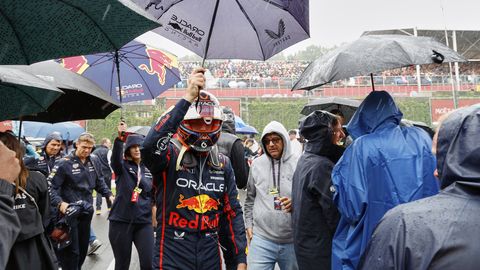 VIDEO ⟩ Belgia GP: ilmataat tembutas, aga võimsad McLaren sõitjad ei lasknud end segada