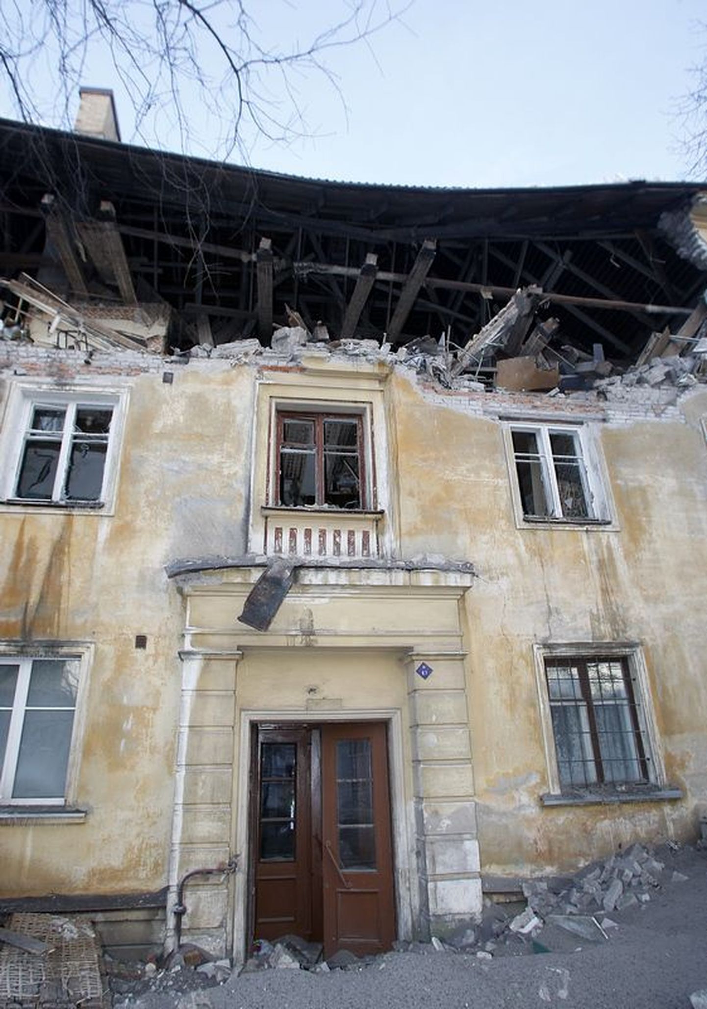 Tallinnas Süsta 14 majas toimus täna öösel plahvatus, kus kaheksa inimest said kergemalt viga.
