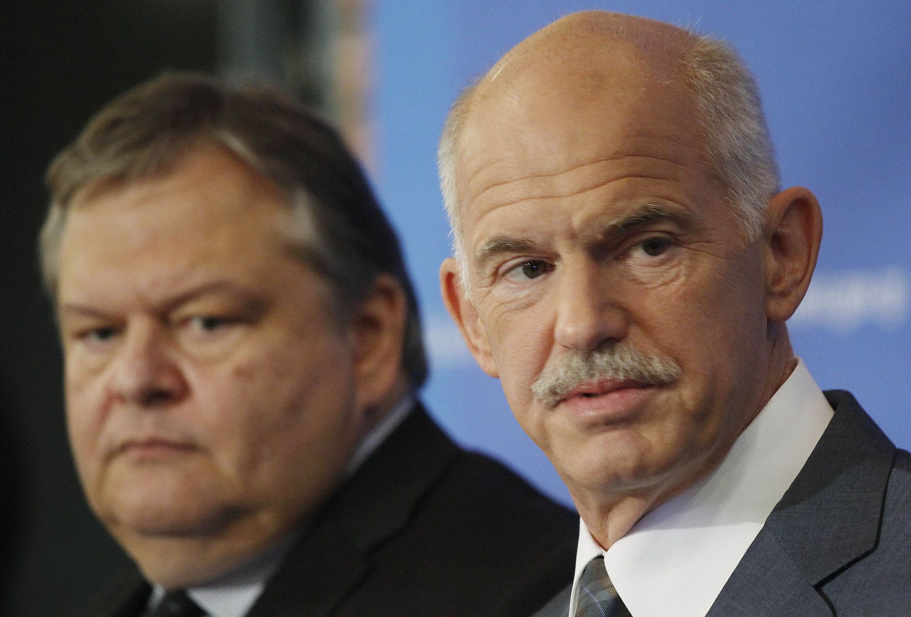 Kreeka peaminister Georgis Papandreou (paremal) ja rahandusminister Evangelos Venizelos.