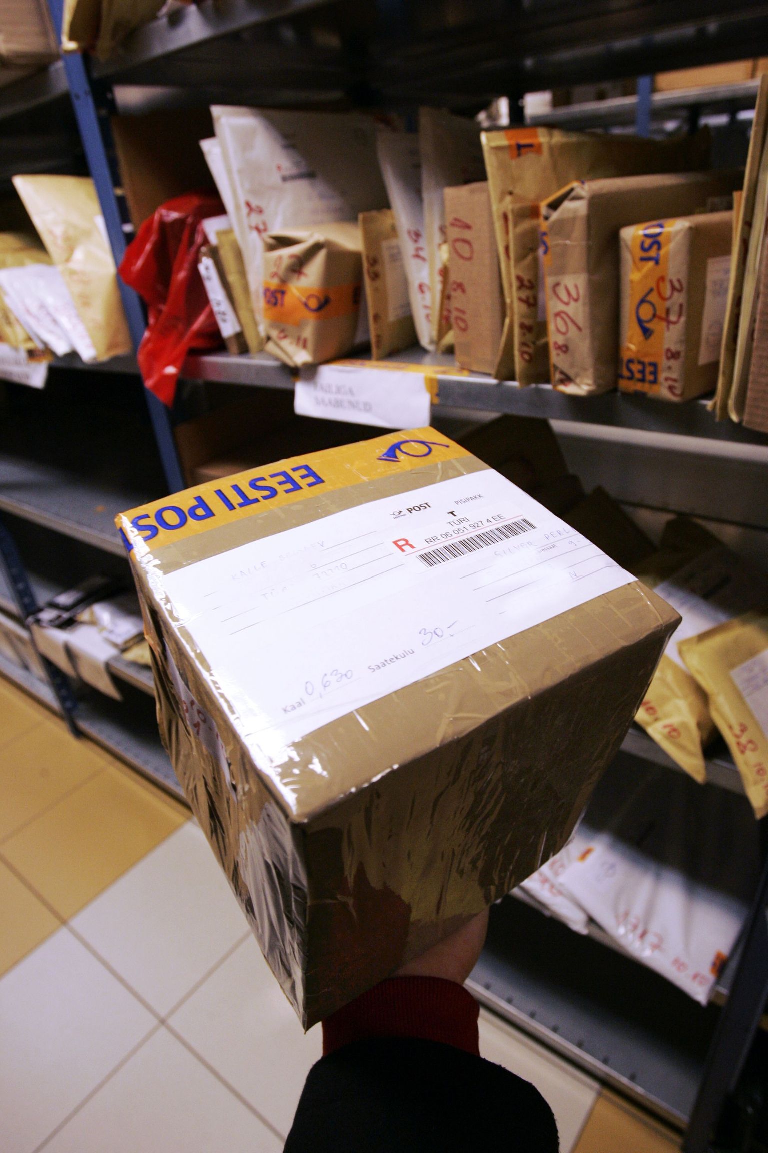 Humanitaarabina saadetav postipakk ei tohi kaaluda üle 30 kilo.