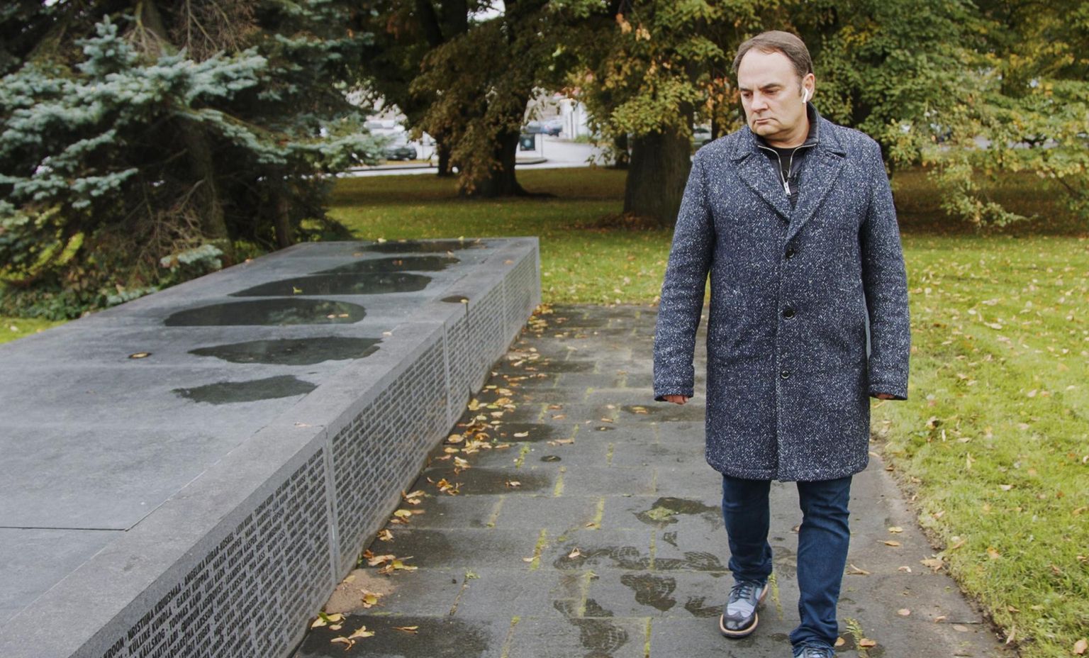 Юрий Васк: "Говорят, что были люди, которые сидели и кричали, находились в состоянии шока и не могли двигаться. Но многие боролись и карабкались, делали все, чтобы остаться в живых".