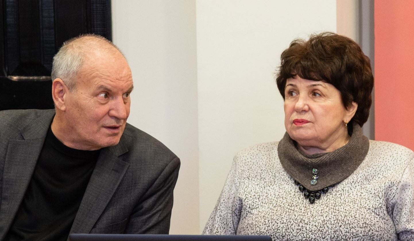Palju aastaid linnavolikogus Keskerakonda esindanud Vladmir Evve ja Anna Rentik on nüüdsest valimisliidu Restart Kohtla-Järve fraktsiooni liikmed.