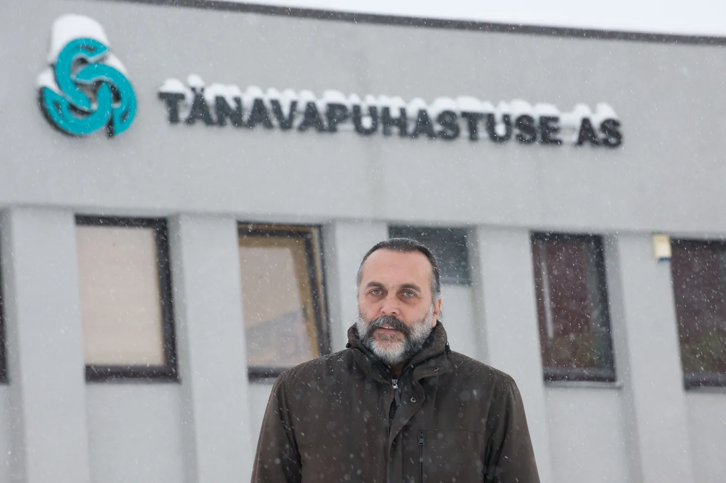 Tänavapuhastuse Aktsiaseltsi juhataja Vello Kink pole ebasoodsate tingimuste tõttu varem  jäätmeveo hangetel osalenud, aga kui Tallinn jätkab kaheosaliste hangete korraldamist, võtab Tänavapuhastuse AS neist kindlasti osa.