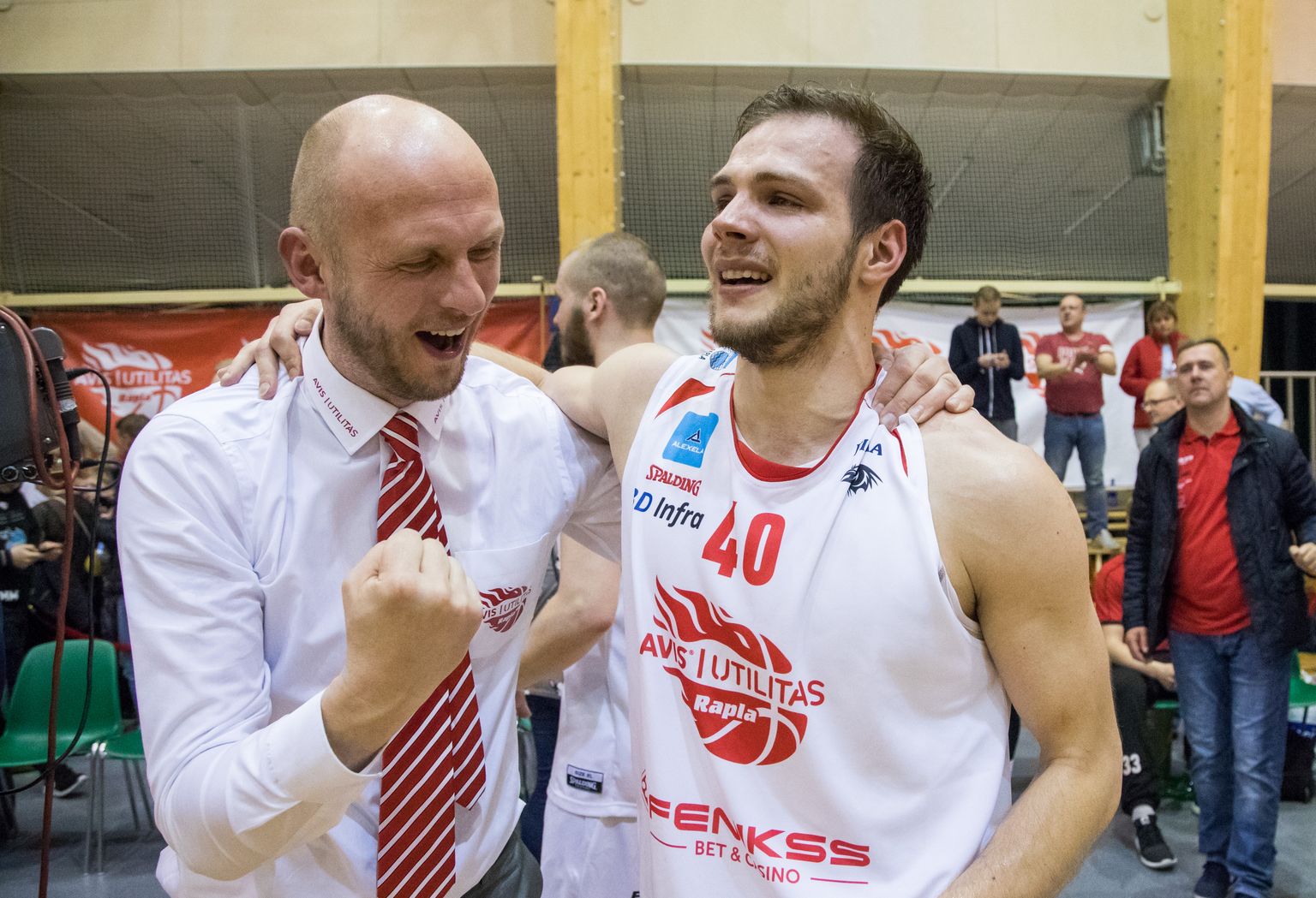 Rapla korvpalliklubi mänedžer Jaak Karp (vasakul) ja Martin Paasoja.