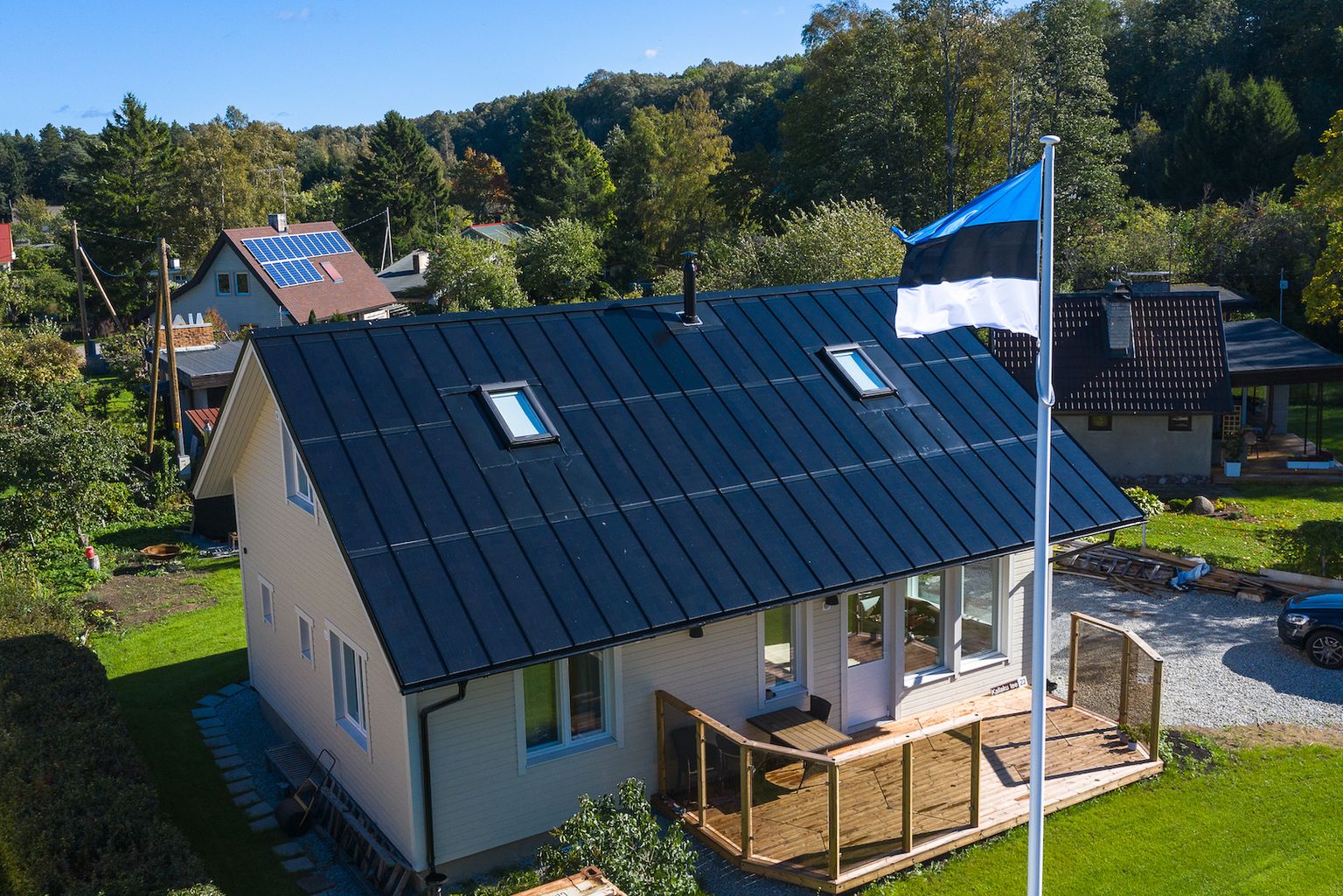 Roofit.solar päikesekatus Suurupis