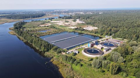 Lätis sai valmis Baltimaade esimene ujuv päikesepark