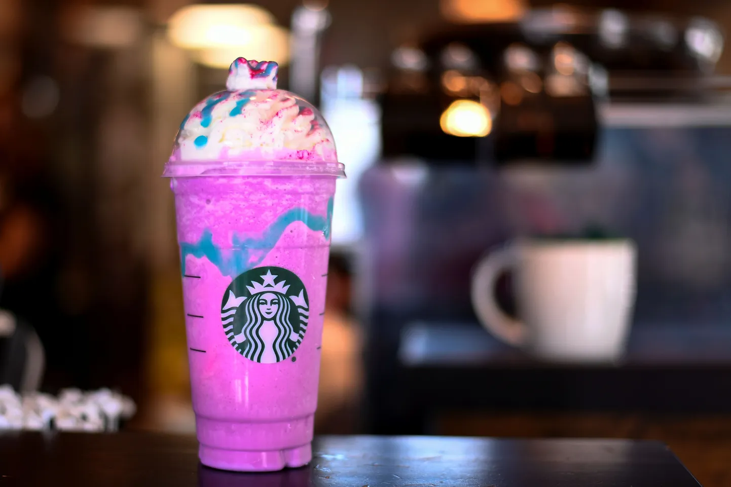 Unicorn Frappuccino ehk ükssarviku frappuccino.