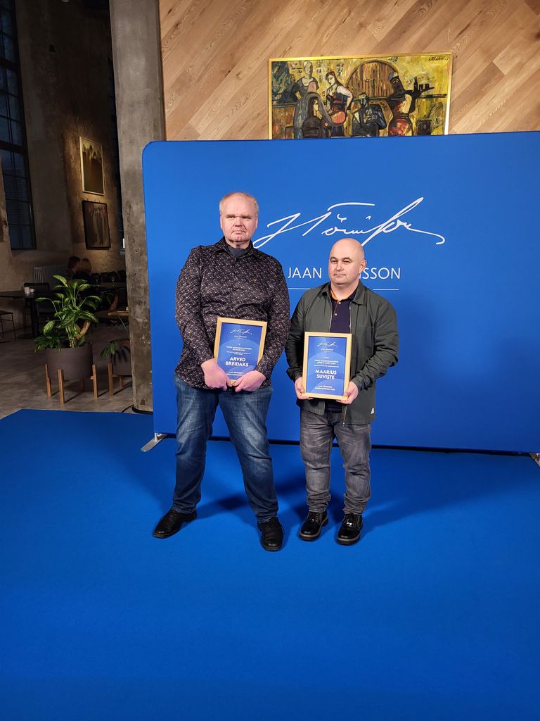 Kui Arved Breidaks (vasakul) võitis auhinna parima olemusloo ees, siis Maarius Suviste oli nomineeritud maakonnalehtede uudise ja uuriva loo kategoorias.