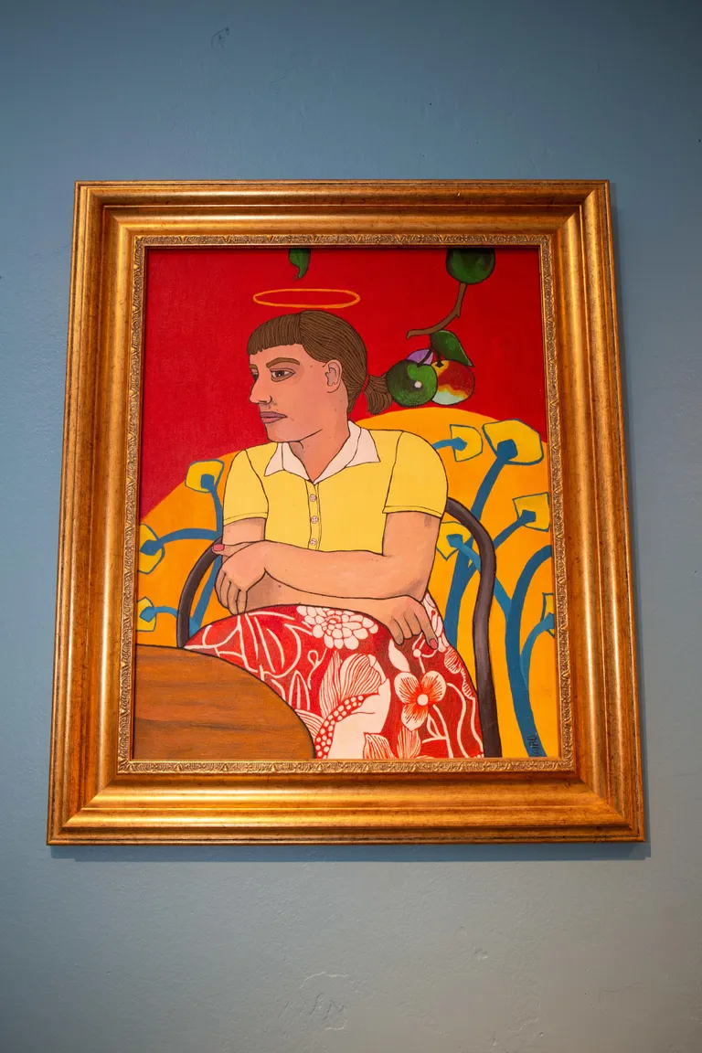 Kairo on maali «Gauguiniana» (2012) esiplaanile maalinud ennast laua taga, taust on aga samasugune, nagu oleks selle maalinud Paul Gauguin.
