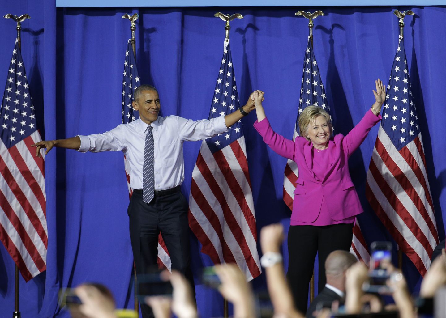 President Barack Obama and demokraatide presidendikandidaat Hillary Clinton täna kampaaniaüritusel Põhja-Carolina osariigis Charlotte'is