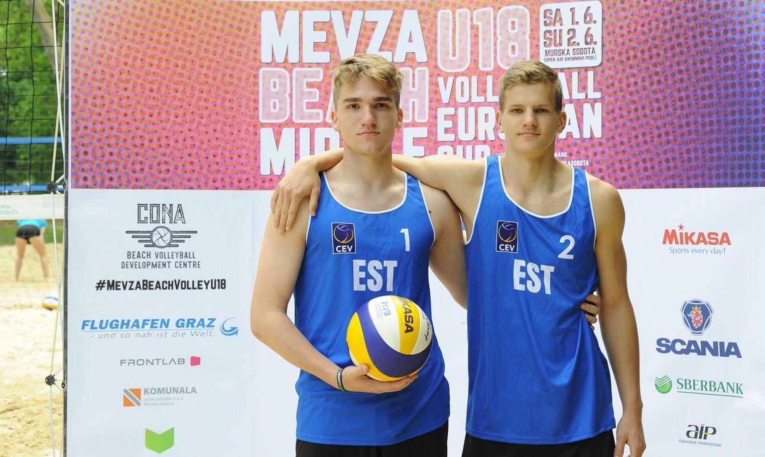 Kaur Erik Kais (paremal) ühineb pärast rannavõrkpalli võistlusi Pärnu võrkpalliklubi esindusmeeskonna treeningutega. 