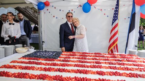GALERII ⟩ USA suursaatkond tähistas 250. iseseisvuspäeva