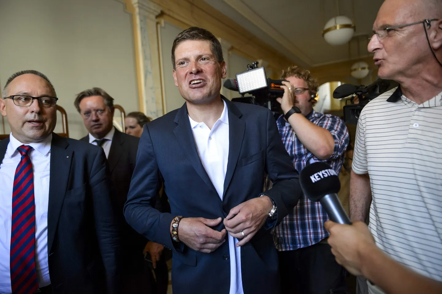 Jan Ullrich (keskel).