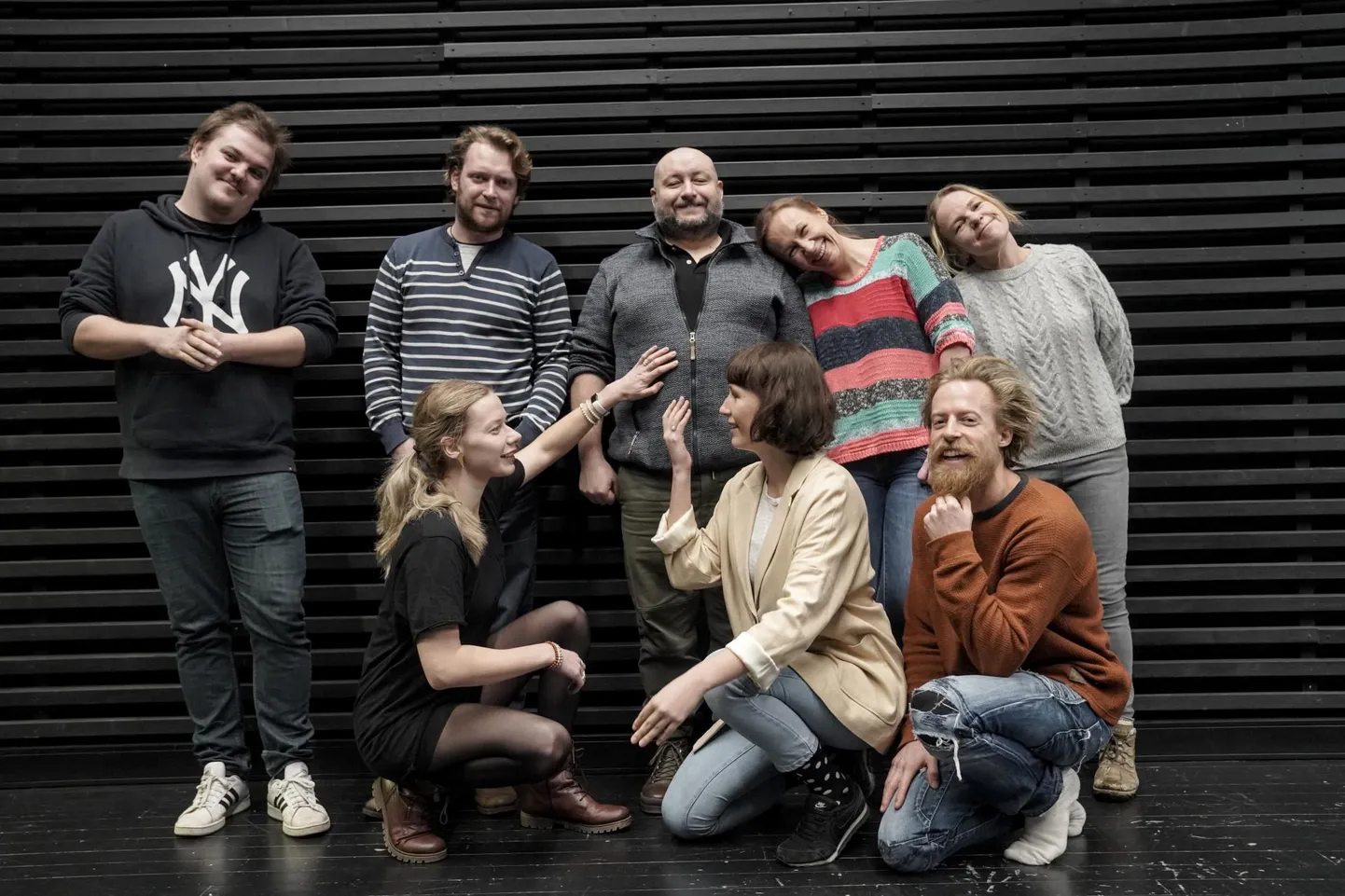 Rakvere teatri «Katk.Est.Used.» trupp: Karl Koppelmaa, Imre Õunapuu, Peeter Rästas, Silja Miks, Liisa Aibel, Jaune Kimmel, Grete Jürgenson, Elar Vahter.