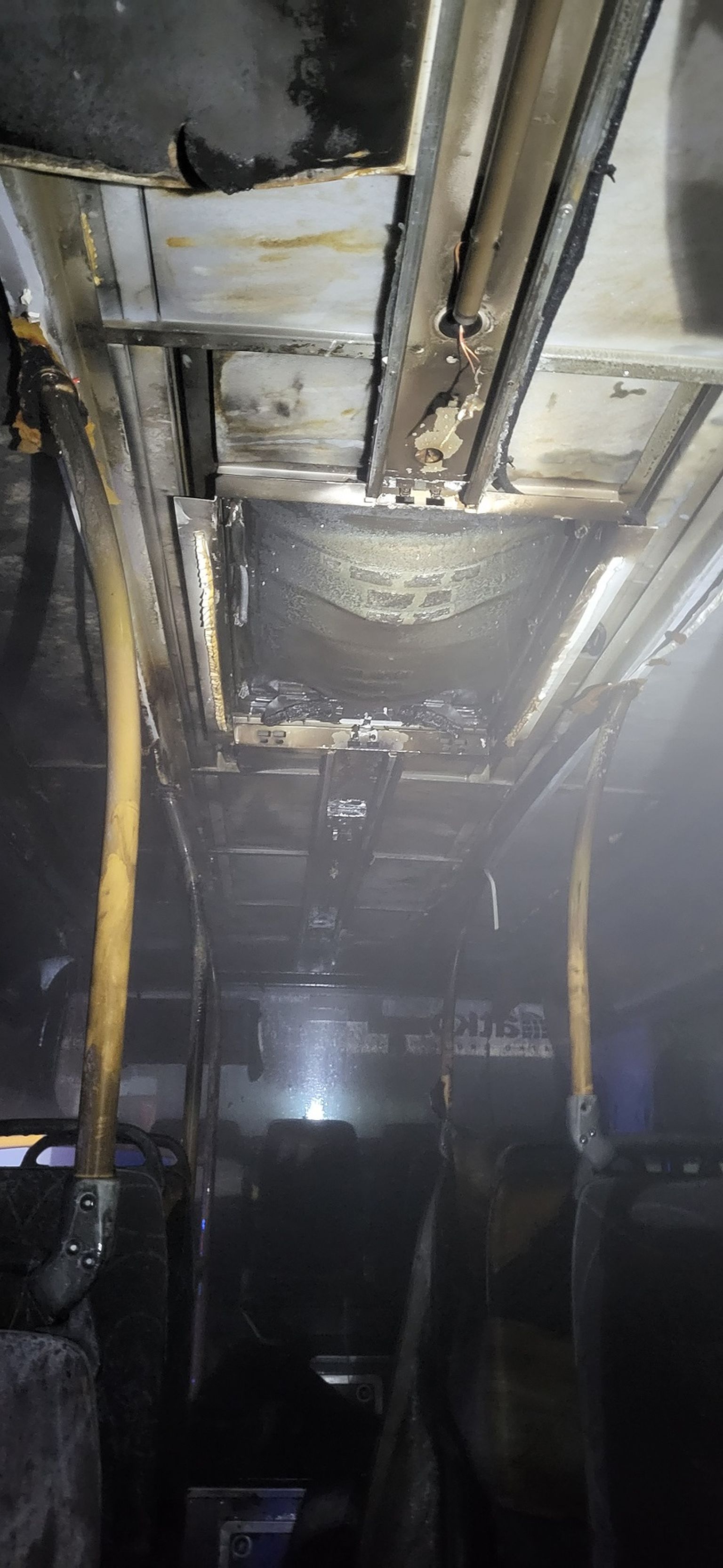 В Кохтла-Ярве 31 марта наполовину сгорел автобус.