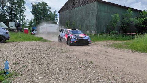 PILDID ⟩ Lõuna-Eestis testisõitu tegev Thierry Neuville: loodame Rally Estoniaks kuiva ilma